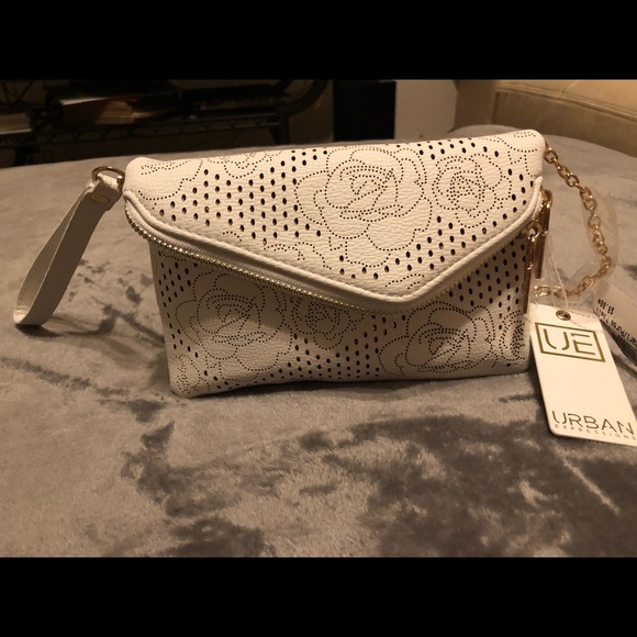 Urban Expressions Handbags - White Crossbody Bag w/ Gold Chain-Vegan